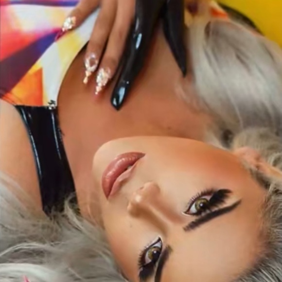 #Ad - DO NOT BUY! All MUST GO! Make offers/BOGO’s on bundles! - Picture 8 of 17